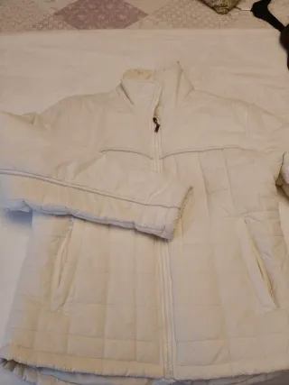 Cazadora blanca acolchada