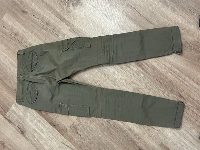 Pantalón cargo Scalpers verde