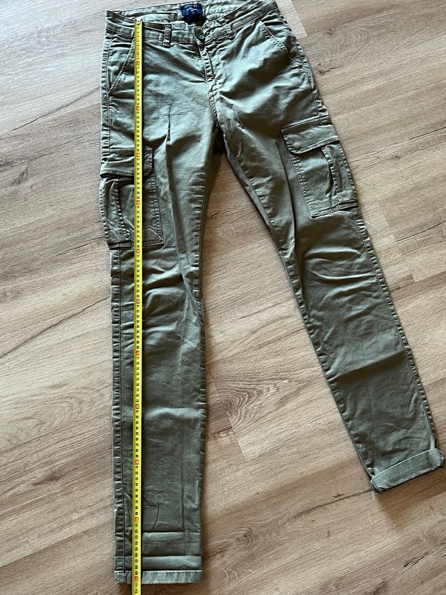 Pantalón cargo Scalpers verde