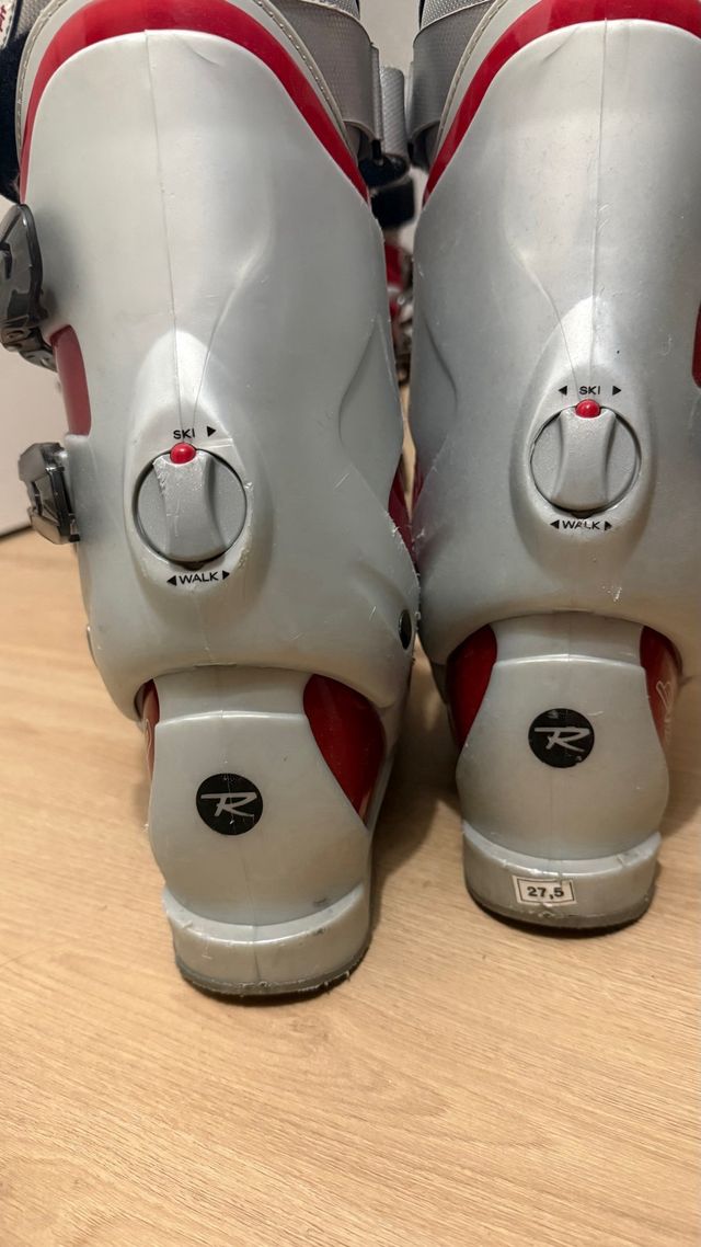 Botas de esquí Rossignol rojas y plateadas