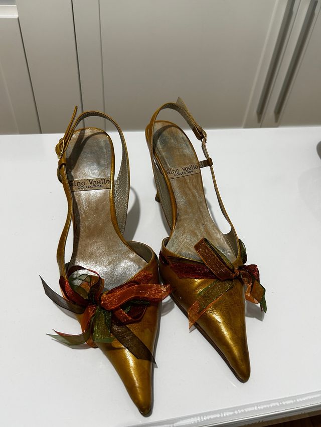 Zapatos de fiesta Gino Vaello dorados