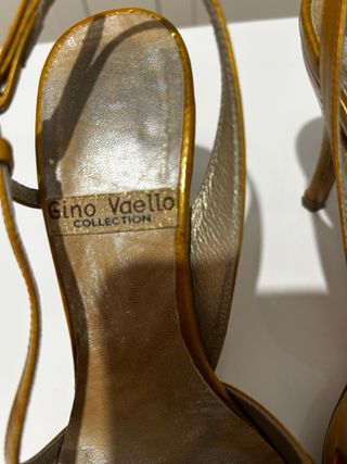 Zapatos de fiesta Gino Vaello dorados