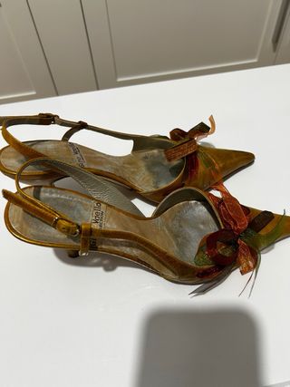 Zapatos de fiesta Gino Vaello dorados