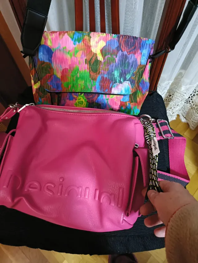 Lote 2 Bolsos Desigual Multicolor y Rosa