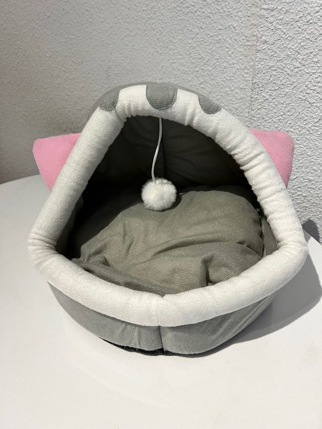 Cama peluche gatito gris y rosa