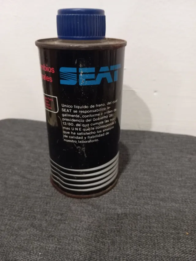Vecchia tanica per liquido freni SEAT