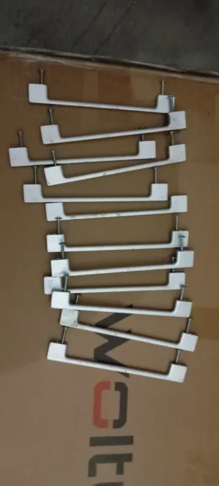 Tiradores para puerta de armario (13 unidades)