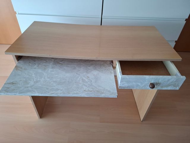 Secretária em madeira e mármore