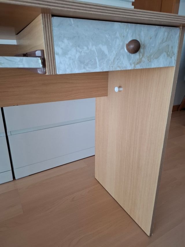 Secretária em madeira e mármore