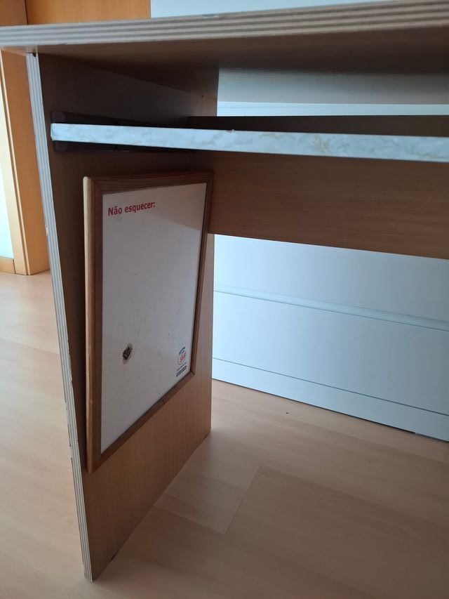 Secretária em madeira e mármore