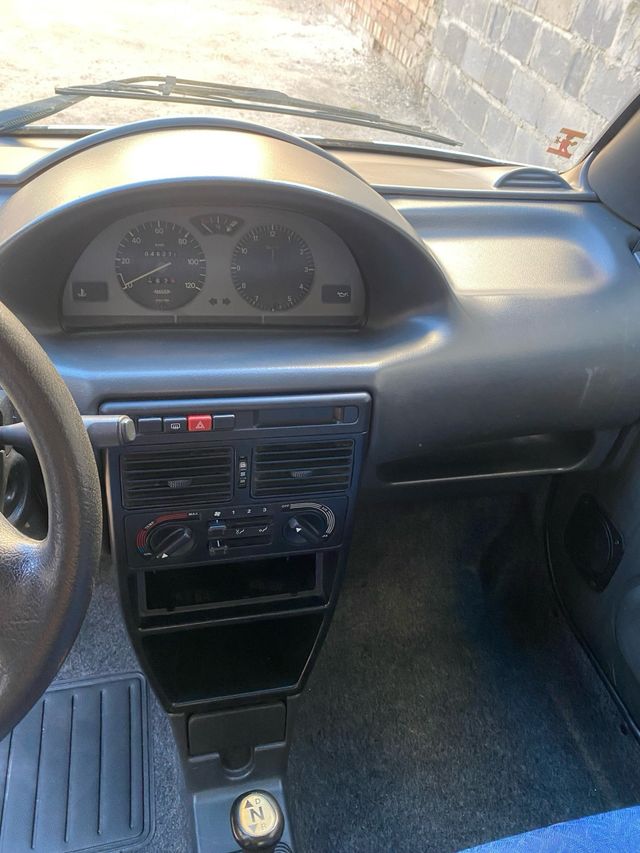 Grecav eke  Coche sin carnet 2001