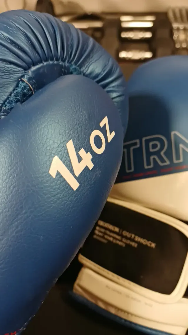 Guantes de boxeo Decathlon Outshock 14oz