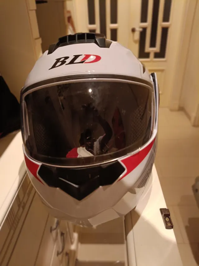Casco de moto BLD blanco y rojo