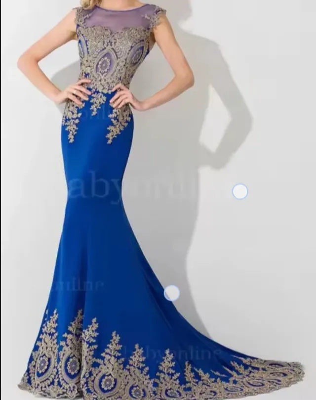 Vestido de fiesta azul y dorado