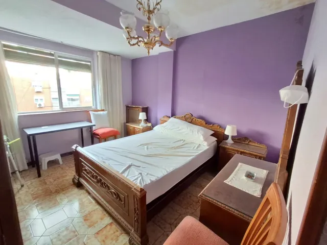 Cama y Mesitas de Noche Vintage Madera