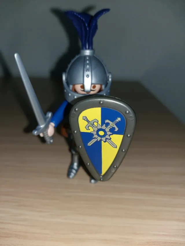 Playmobil Caballero con Espada y Escudo