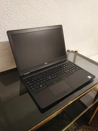DELL i5 16GB 516GB SSD 15" Full HD
