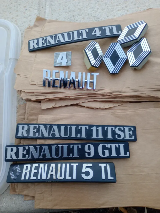 Lotes de Emblemas Renault Varios Modelos