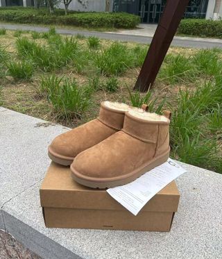 Botas Classic Ultra Mini