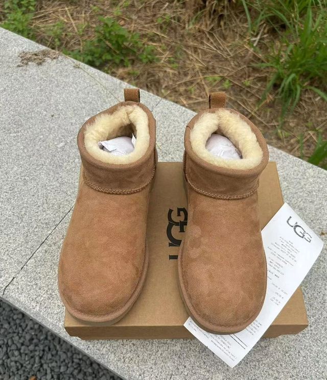 Botas Classic Ultra Mini