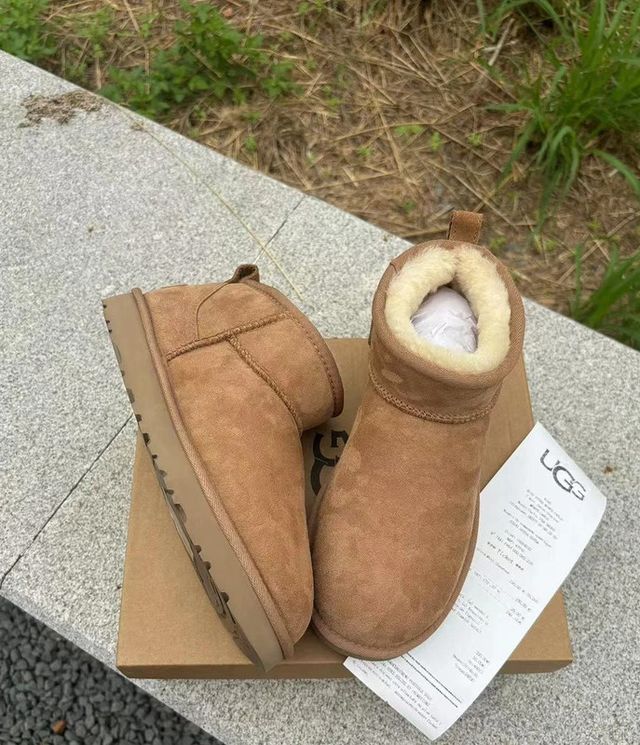 Botas Classic Ultra Mini