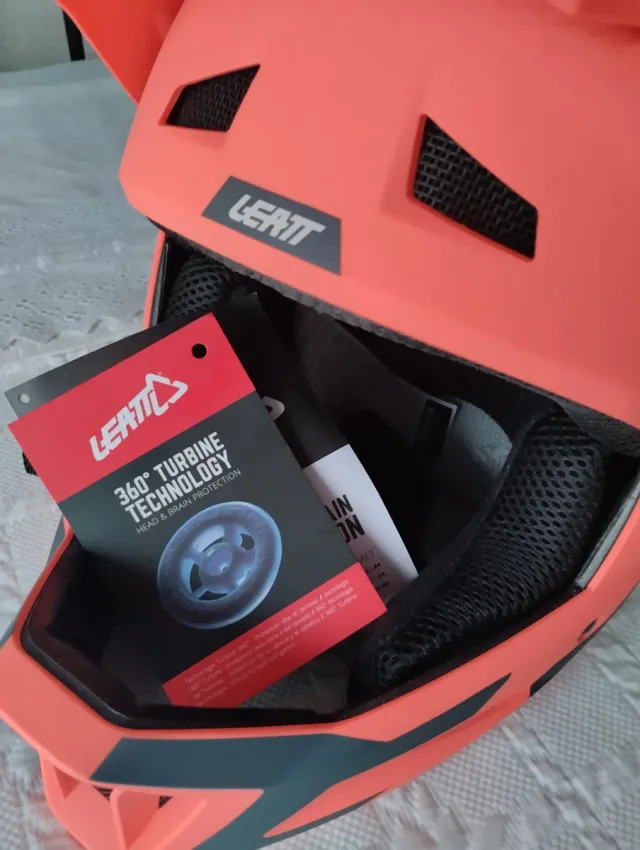 Casco Enduro Leatt 360° Turbine Technology