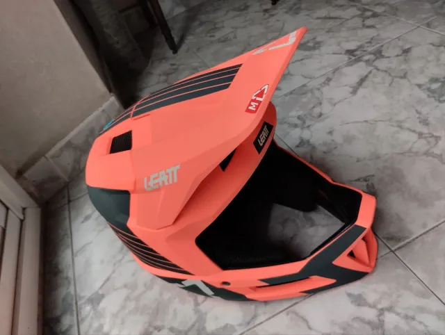 Casco Enduro Leatt 360° Turbine Technology