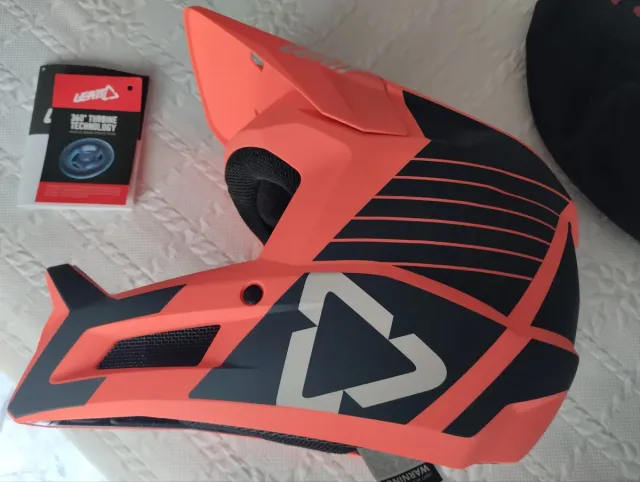 Casco Enduro Leatt 360° Turbine Technology