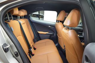 LEXUS UX 2.0 250h Premium