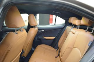 LEXUS UX 2.0 250h Premium