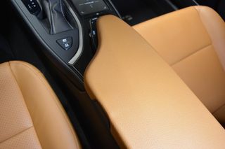 LEXUS UX 2.0 250h Premium