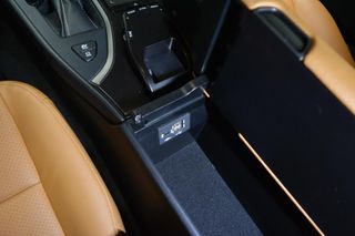 LEXUS UX 2.0 250h Premium