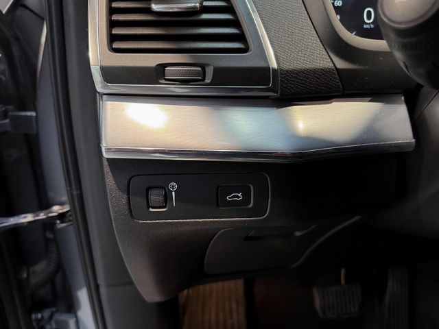 VOLVO XC90 2.0 D5 AWD Momentum C Auto