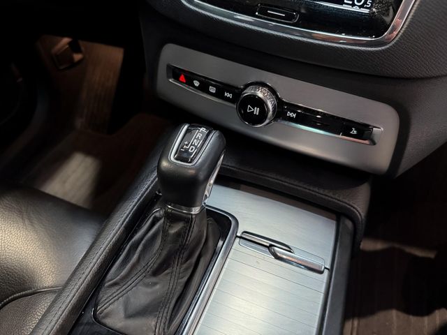 VOLVO XC90 2.0 D5 AWD Momentum C Auto