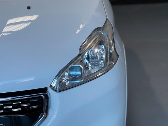 PEUGEOT 208 GTi 200cv