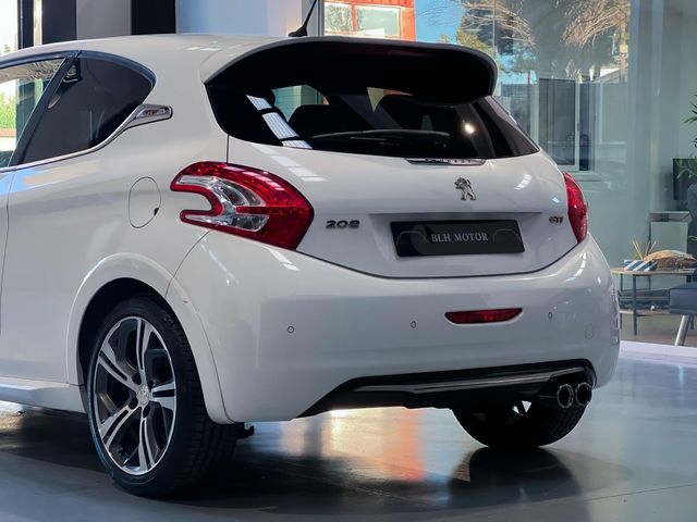 PEUGEOT 208 GTi 200cv