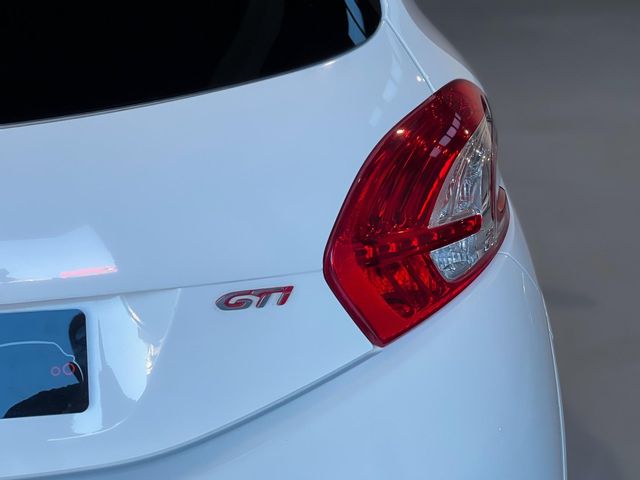 PEUGEOT 208 GTi 200cv