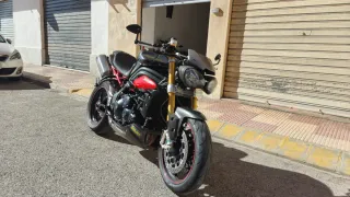Triumph Speed Triple 1050 R
