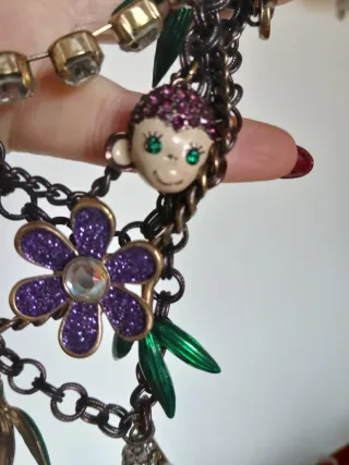 Collana donna con fiori e scimmietta