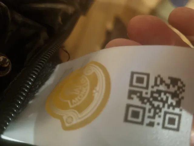 Plumas Moncler Negro con Capucha