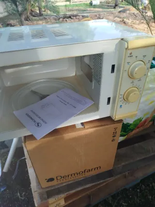 Microondas Schneider Blanco