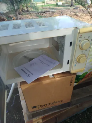 Microondas Schneider Blanco