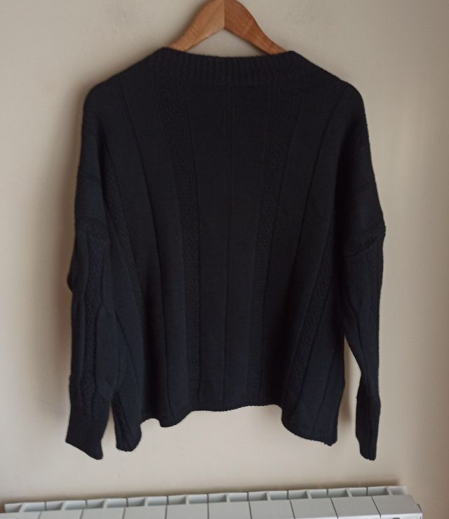 Conjunto punto negro jersey y falda nuevo