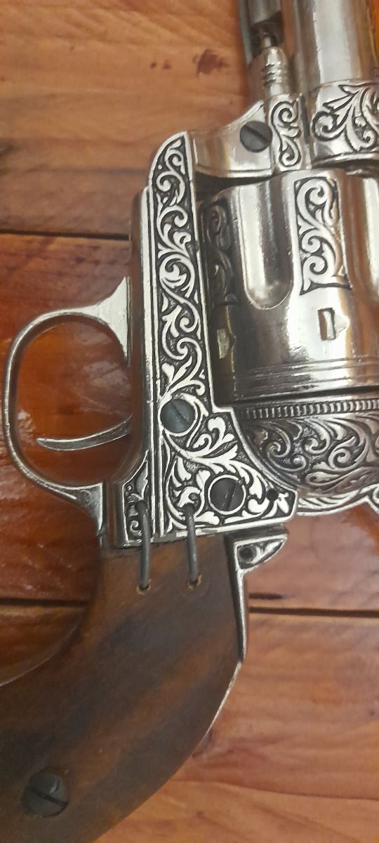 Colt Peacemaker Decorativo