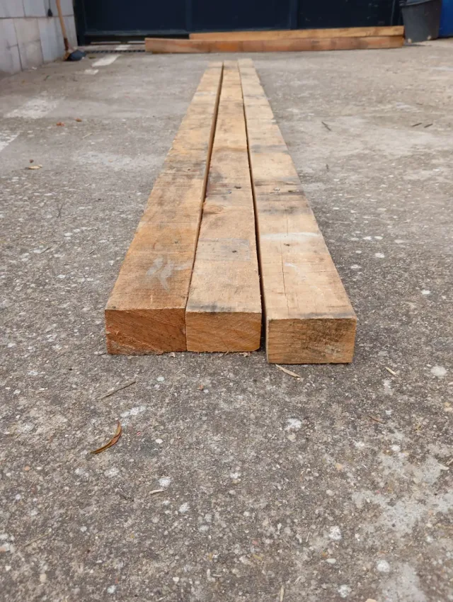 Listones, vigas, tablas, palets, de madera