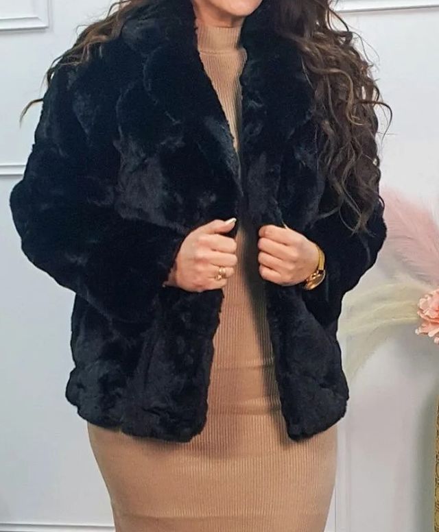 Elegante abrigo pelo negro talla L