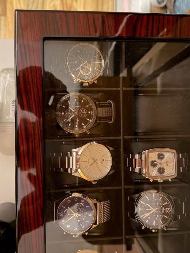 Reloj Lotus Negro y Plateado original