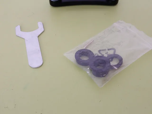 Torneira giratória telescópica preta