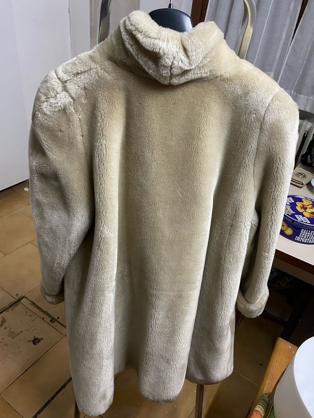 Pelliccia sintetica vintage beige