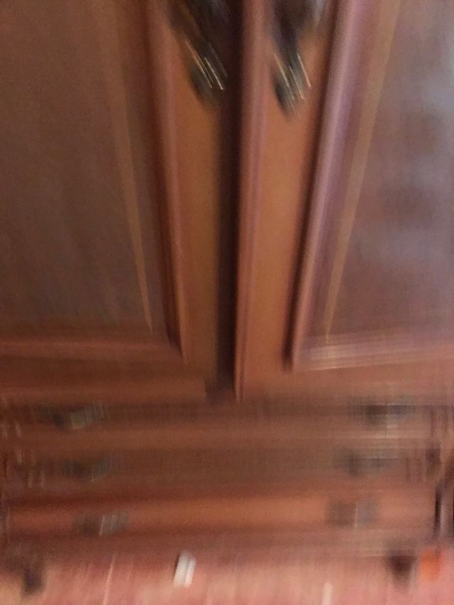 Armario clásico de madera